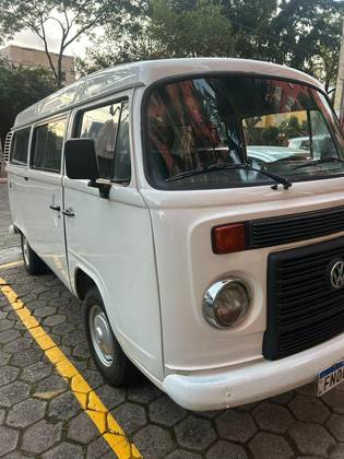 VOLKSWAGEN KOMBI 1.4 MI STD LOTAÇÃO 8V FLEX 3P MANUAL